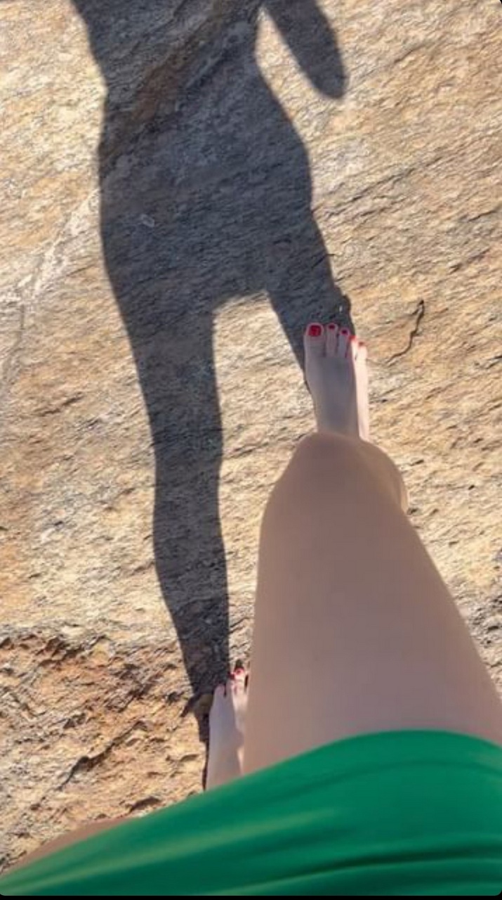 Gabriela Mag Feet